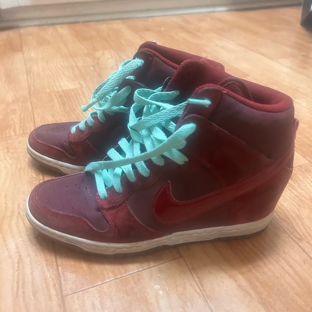 Nike Dunk Sky High Essential Hidden Wedge Team Red 644877-603 Womans Size 9